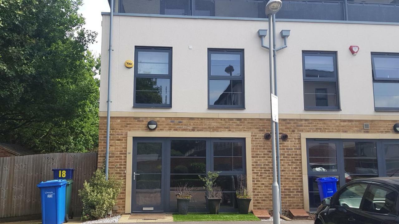 Sunderland Place Farnborough  Esterno foto